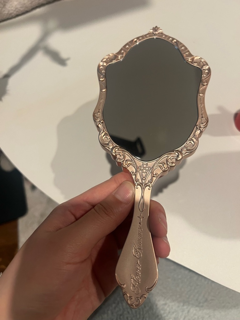 Little Angel Vintage-Style Hand Mirror in Rose Gold and Black - Picture 3 of 3